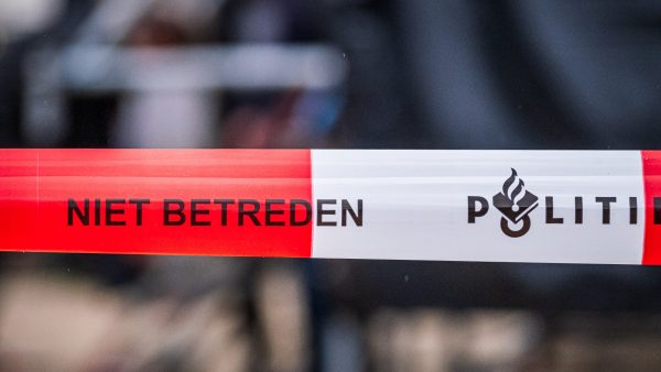 Moeder (34) van twee dood in woning gevonden, partner aangehouden ...