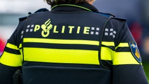 Thumbnail voor Politie zoekt getuigen: 73-jarige man zwaar mishandeld voor ogen kleinkinderen