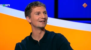 Thumbnail voor TikTokker Vic Cle over traumatische kermiservaring in 'De Slimste Mens': 'Zag mezelf al in de krant staan'