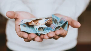 Thumbnail voor Politie zoekt Turkse man die per post veel geld verstuurt (alleen naar de verkeerde persoon)