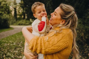 Thumbnail voor Daniëlles zoon, Kjeld (3), heeft een hersentumor: 'Thuis hebben we geen ziek kind, maar hij ís wel ziek'