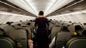 Thumbnail voor Passagier met hoge nood raakt opgesloten op toilet tijdens vlucht: 'Sluit wc-deksel en zet u schrap'