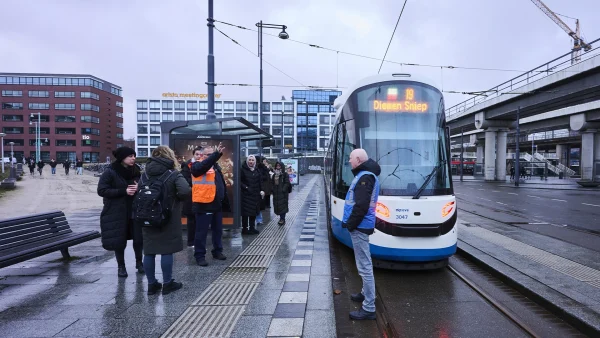 Stroomstoring legt Amsterdam plat: veel trams rijden niet, 68.000 huishoudens getroffen