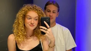 Thumbnail voor Romee (20) kreeg relatie met jongen die haar fiets stal: 'Hij heeft heel lang ontkend'