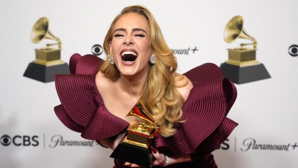Adele voegt nóg eens twee shows toe
