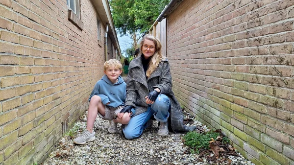 Benjamin in korte broek voor kika en kwf