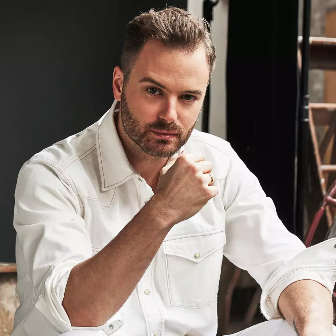 Jim Bakkum, illustratief beeld voor artikel over BN'ers die pakjesavond vieren