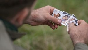 Thumbnail voor Bono (31) put kracht uit dochters in 'Kamp Van Koningsbrugge': 'Eentje kijkt van boven en eentje wacht thuis'