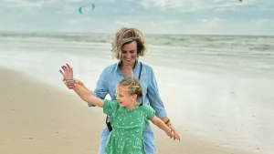 Thumbnail voor Pleun (10) heeft de ziekte van Batten: 'Hoe vertel je je kind dat ze in een rolstoel komt en straks niet meer kan praten?'