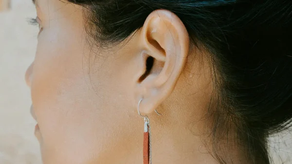 Janneke is slechthorend