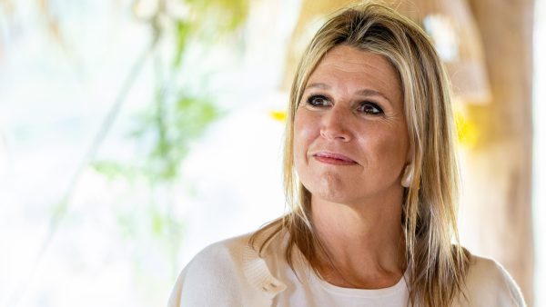 Máxima maakt zich zorgen over jongeren die kopen op krediet