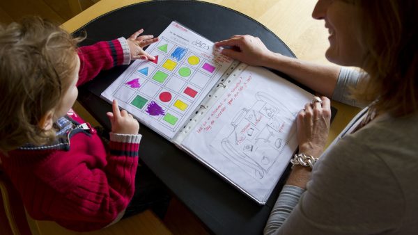 Groot tekort aan logopedisten lijdt tot aanmeld-stop bij veel praktijken: 'Jaar wachten is voor kinderen te lang'