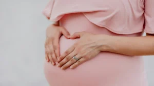Thumbnail voor Ann (34) zette fertiliteitstraject stop vanwege long covid, maar bleek al zwanger te zijn
