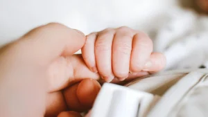 Thumbnail voor Vier baby's in korte tijd overleden aan kinkhoest, RIVM en GGD willen maatregelen
