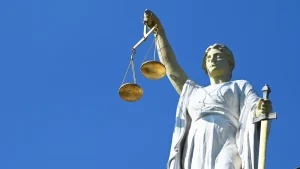 Thumbnail voor Vier jaar cel voor man die zeker achttien minderjarigen online misbruikte in sextortion-zaak