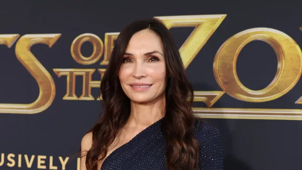 Famke Janssen op de rode loper