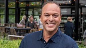 Thumbnail voor André Hazes haalt gemene grap uit met Frans Bauer: 'Ik vermoord je'