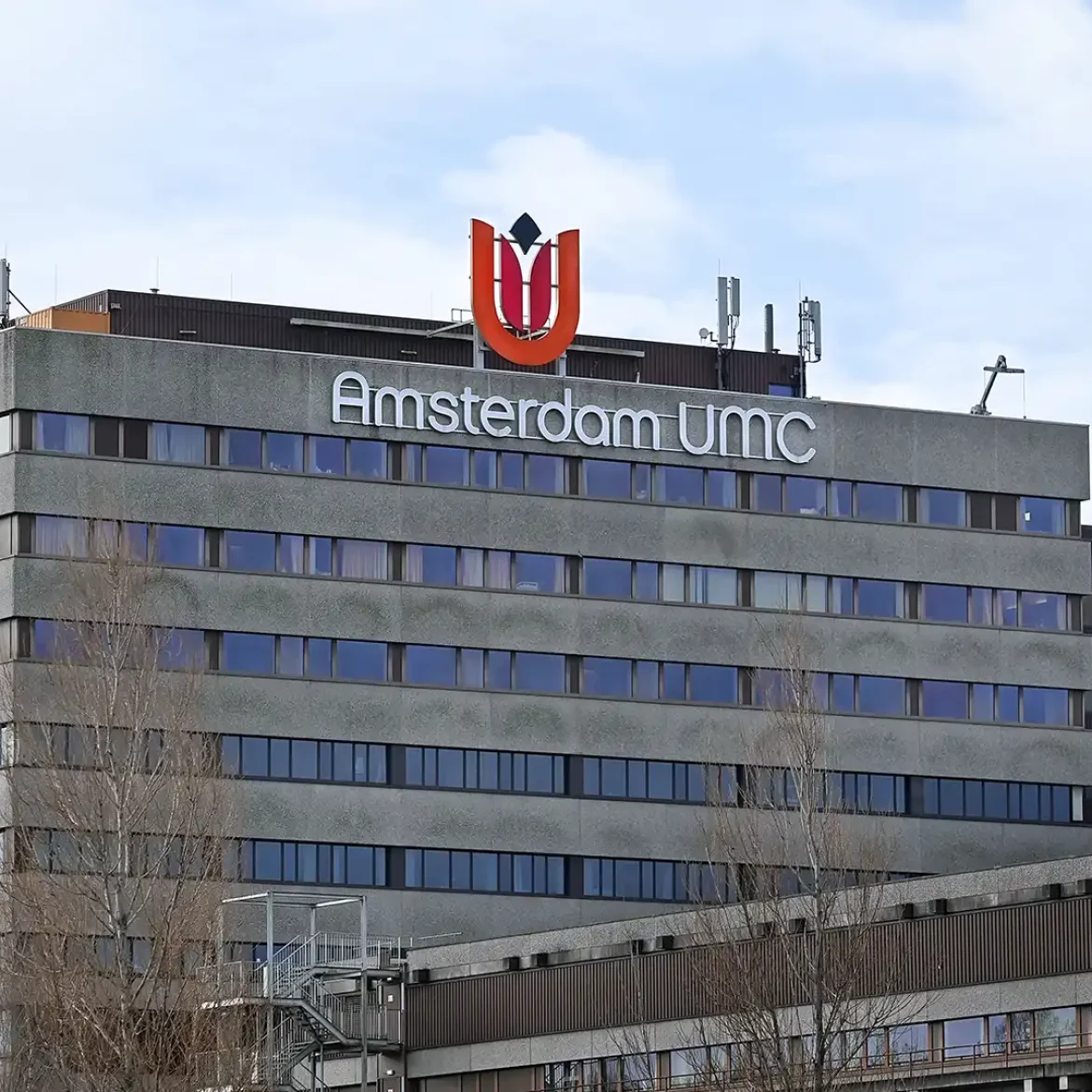 De buitenkant van het Amsterdam UMC, locatie AMC