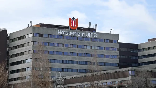 De buitenkant van het Amsterdam UMC, locatie AMC