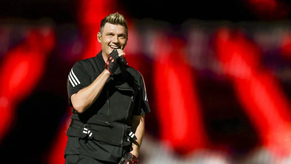 Nick Carter tijdens optreden