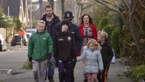 Thumbnail voor ‘Je Huis op Orde’ maakt woning van gezin van 8 weer leefbaar: 'Nu moet ik weer huilen'