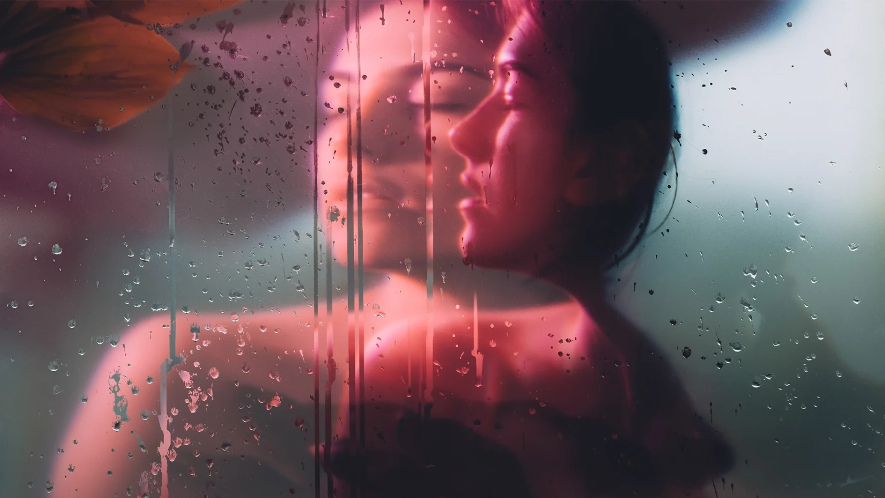 Anne bezocht voor het eerst de Kamasutrabeurs: 'Je ziet hier écht alles, van trio's tot mannen aan een hondenriem'