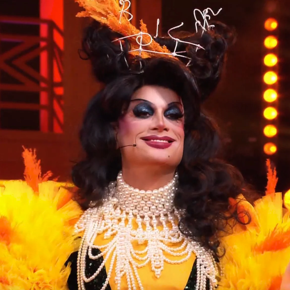 dragqueen Jeroen Pauw treedt op in Make Up Your Mind