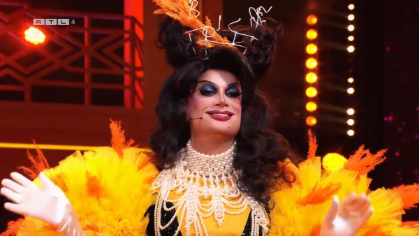 dragqueen Jeroen Pauw treedt op in Make Up Your Mind