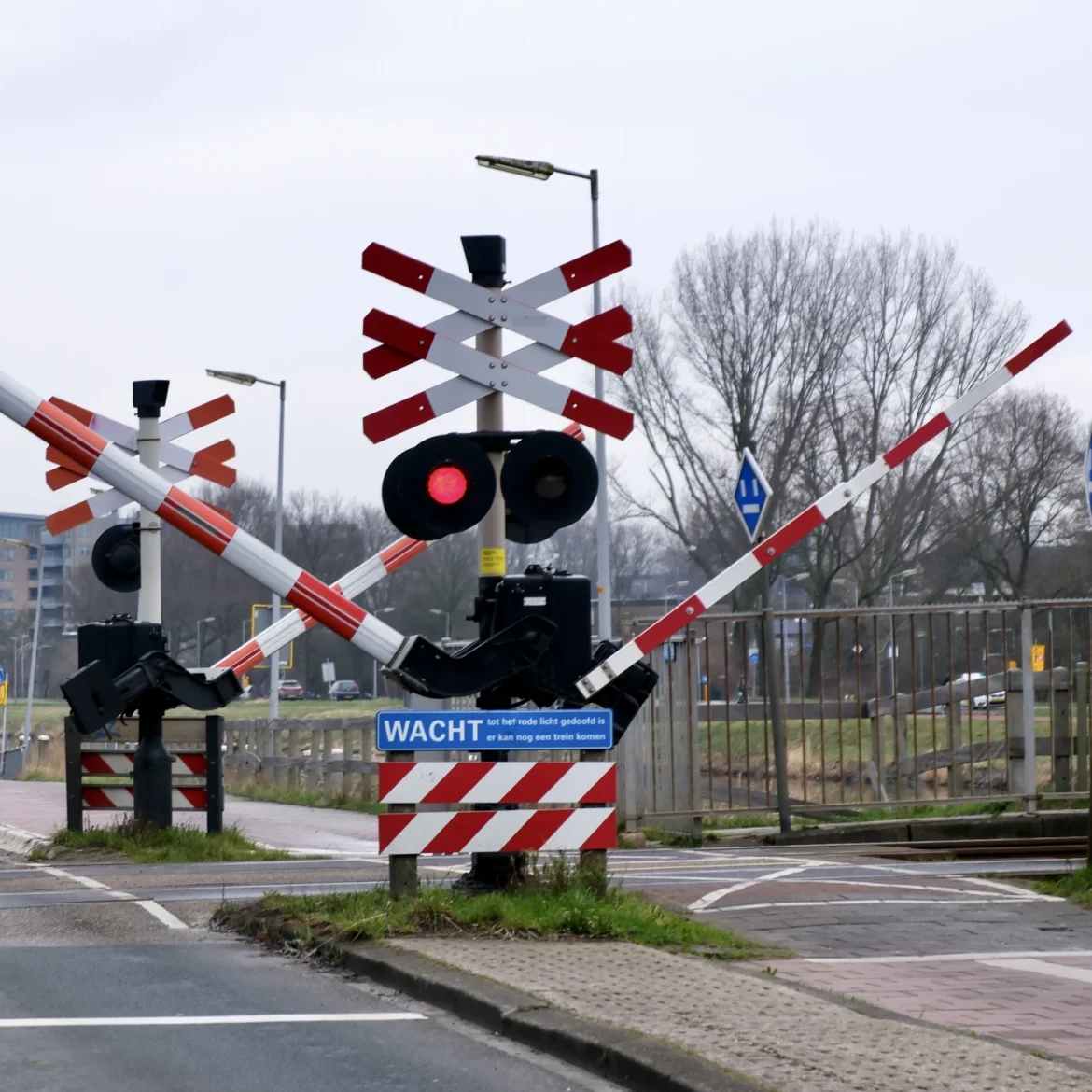 Ongeluk bij spoorwegovergang in Almelo