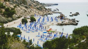 Thumbnail voor Nieuwe regels in Griekenland, regering wil meer strand en minder ligbedden
