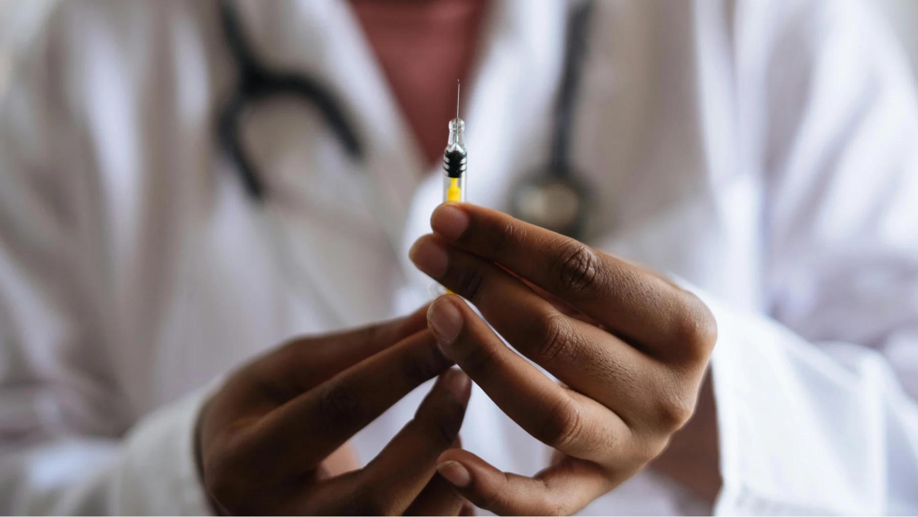 Staatssecretaris Maarten van Ooijen wil meer artsen als influencer tegen vaccinatietwijfels