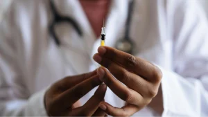 Thumbnail voor Staatssecretaris Maarten van Ooijen wil meer artsen als influencer tegen vaccinatietwijfels