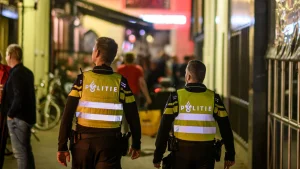 Thumbnail voor Nachtelijk avontuurtje: politie Alkmaar gaat ouders van dronken jongeren wakker bellen