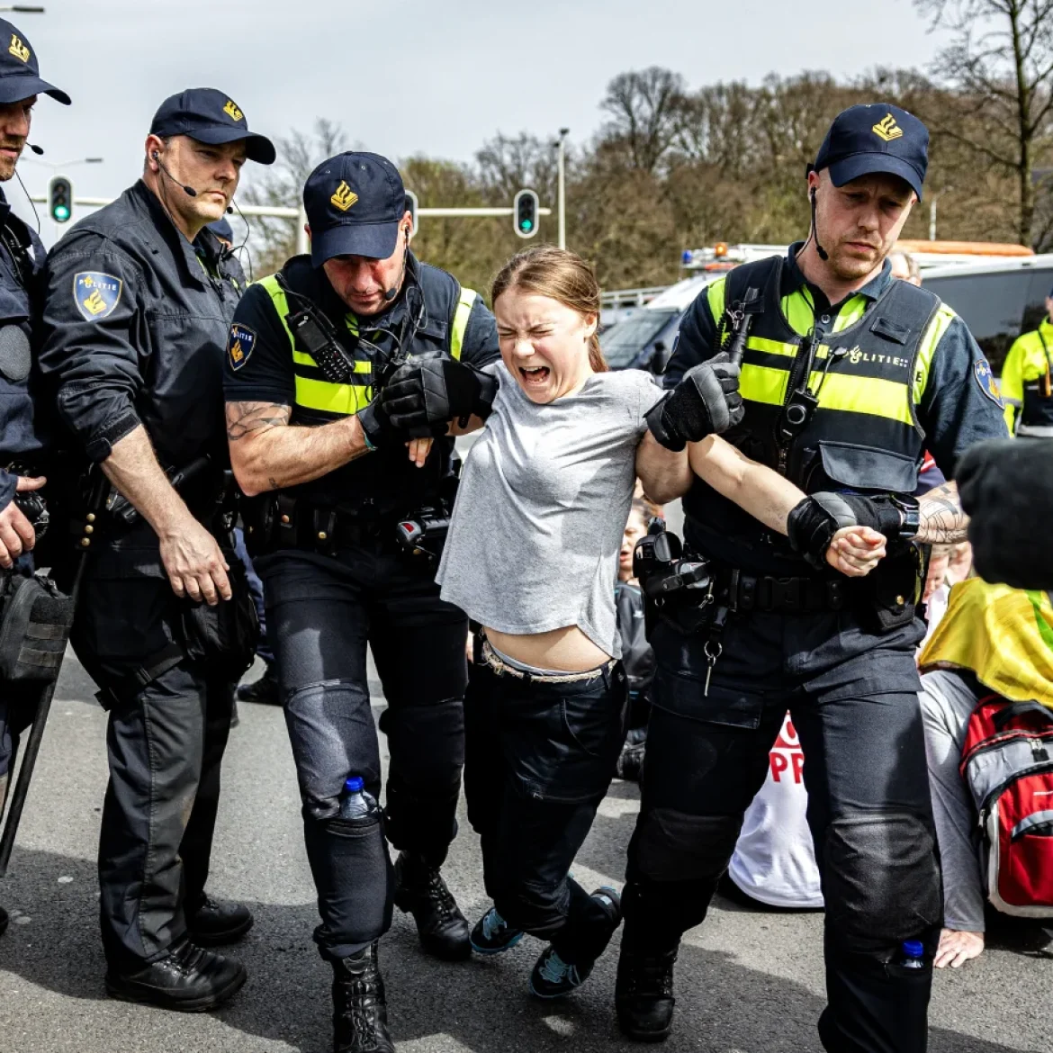 Greta Thunberg opgepakt bij blokkade in Den Haag
