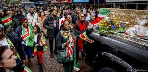 Thumbnail voor Zoals hij het zelf wenste: Def Rhymz wordt in Suriname begraven