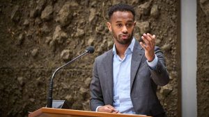 Thumbnail voor Kamerlid Habtamu de Hoop reageert op racisme-rel Johan Derksen: 'Hij bepaalt niet wie ik ben'