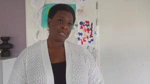 Thumbnail voor Huizenzoektocht valt bewust alleenstaande moeder Alithea zwaar in ‘Kopen Zonder Kijken’