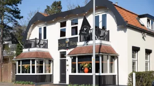 Thumbnail voor Leef de 'Chateau Meiland'-droom: pension Code Rosé kan van jou zijn