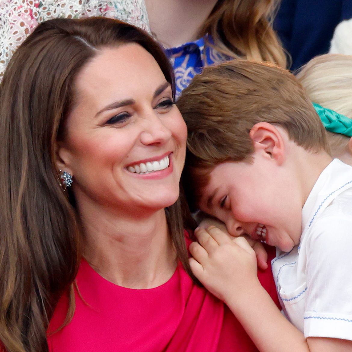 Jarige prins Louis (6) prachtig op de foto gezet door moeder Catherine