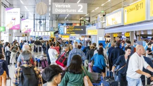 Thumbnail voor Mind your step: Schiphol verwacht topdrukte aan begin van meivakantie