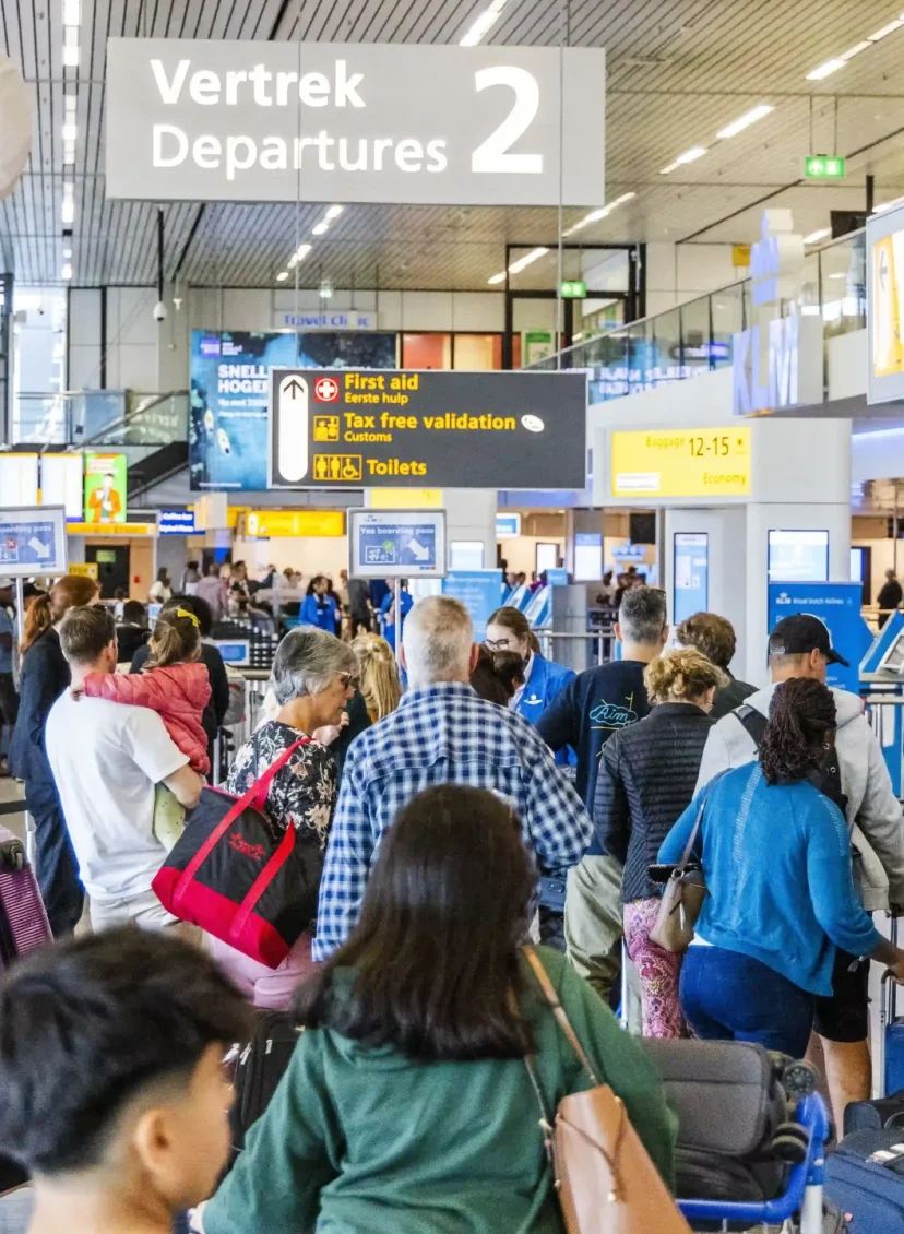 Schiphol bereidt reizigers voor op drukke meivakantie