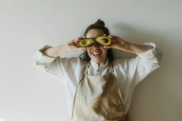 Avocado niet rijp? Zo kun je 'm binnen 10 minuten toch eten