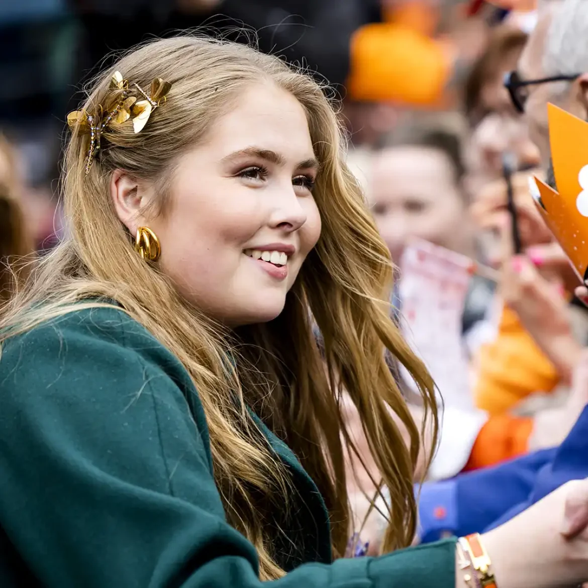 Prinses Amalia tijdens Koningsdag in Emmen