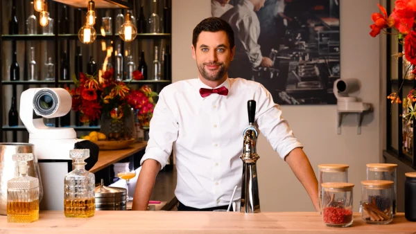 Barman Victor uit 'First Dates'