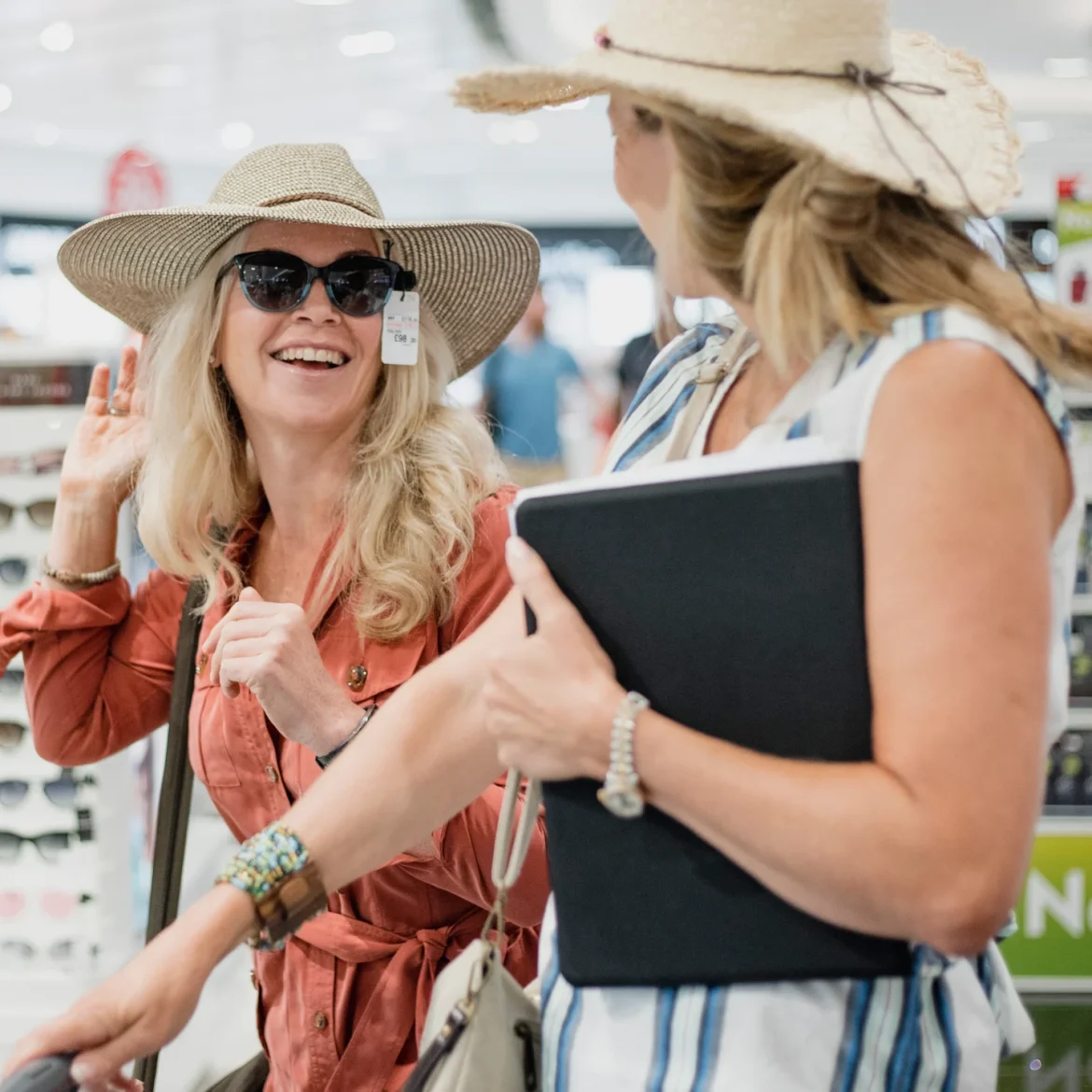 Vrouwen in winkel