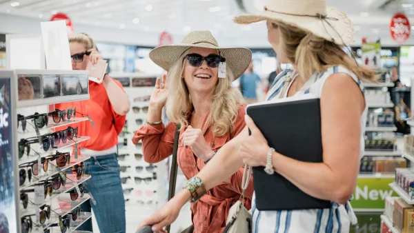 Vrouwen in winkel