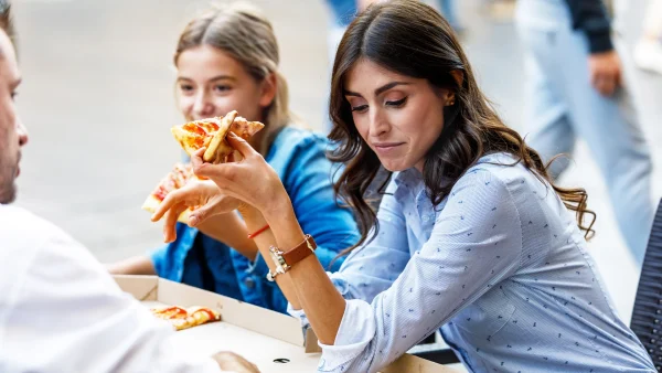 Als je kind bij de ander 'stiekem' op dieet moet: 'Hij zegt het niet, maar ik weet dat pap me te dik vindt' 