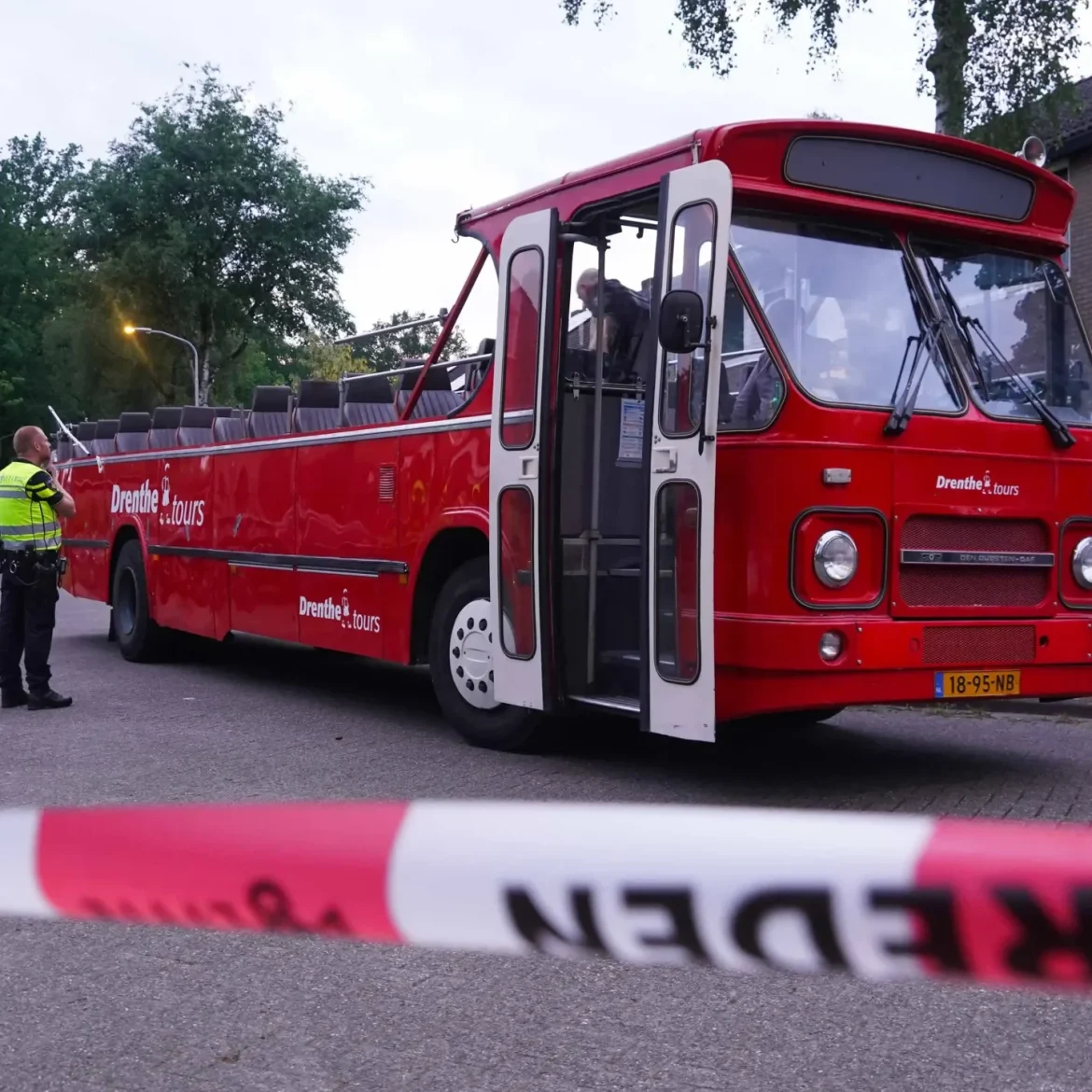 Kampioenfeest in Borger loopt verkeerd af: zeven gewonden door val uit open bus