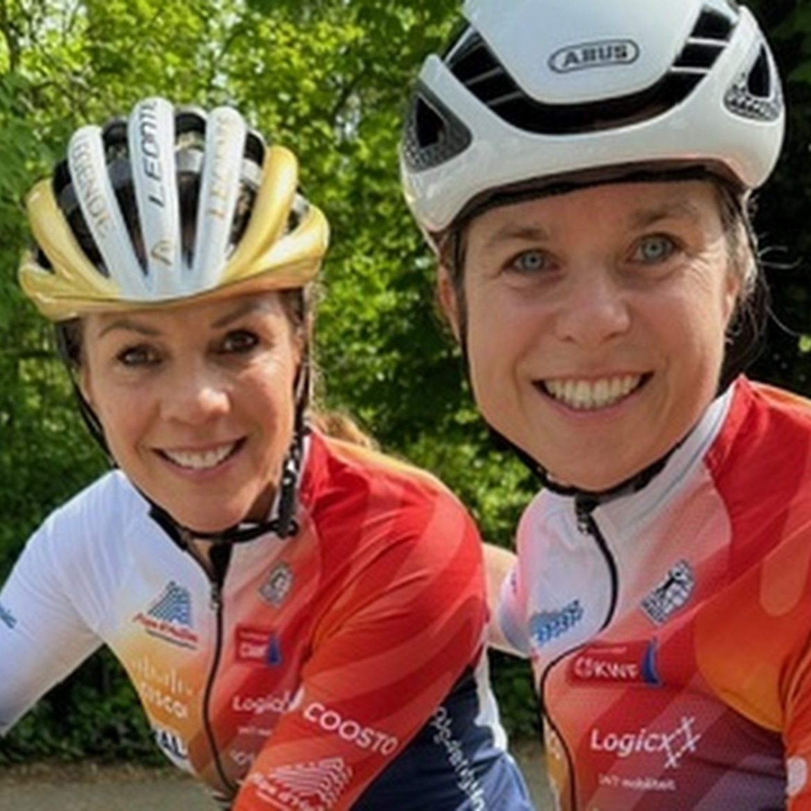 Leontien van Moorsel fietst de Alpe d'Huez