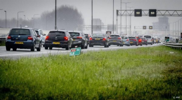 Maandag kans op ergste file ooit op A12 van Den Haag naar Utrecht